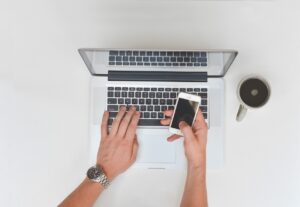 Eu vou Transcrever vídeos/áudios, digitar e resumir textos
