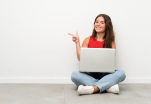 Eu vou digitar e produzir seus textos.