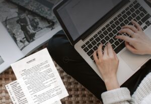 Eu vou digitar e traduzir texto português, inglês.