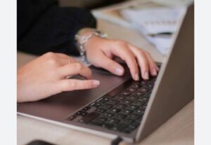 Eu vou Digitar e Traduzir seu Texto.