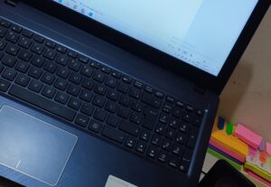 Eu vou fazer digitação de textos e locução para vídeos
