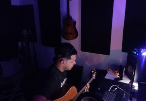 Eu vou gravar o violão para seu cover de sertanejo