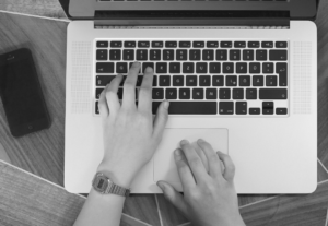 Eu vou Digitar textos ,documentos ou traduzi-los para você.