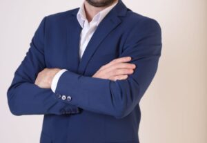 Eu vou fazer a locução, narração ou propaganda do seu texto.