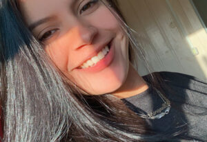 Eu vou lhe ajudar a traduzir, português, inglês e espanhol