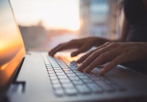 Eu vou digitar e revisar os textos que você precisar