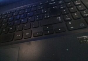 Eu vou digitar textos formatar, corrigir e transcrever.