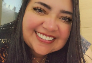 Eu vou Redigir textos, corrigir e gravar audios