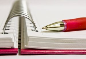 Eu vou revisar trabalhos acadêmicos com regras Abnt
