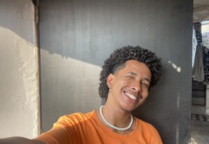 Eu vou fazer o comercial do seu produto ou serviço em 12hora...