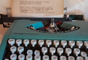 Eu vou Criar ou Traduzir textos Português-Espanhol.