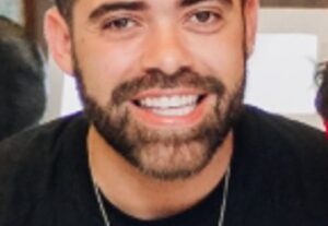 Eu vou criar vídeos para a sua empresa elogiando o seu produ...