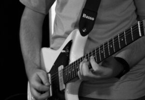 Eu vou gravar guitarra e/ou violão para sua música