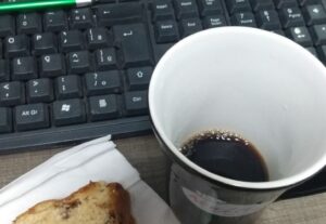 Eu vou Falo 3 línguas, fç tcc, trabalhos facul, falas, etc..