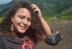 Eu vou digitar textos e traduzir para voce.