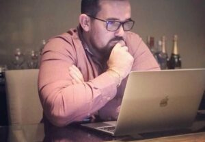 Eu vou criar textos ou traduzi-los para o inglês.