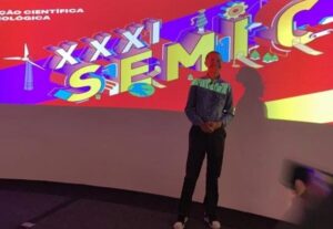 Eu vou corrigir e melhorar seu trabalho acadêmico