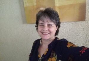 Eu vou fazer leitura,narração,locução de até 500 palavras