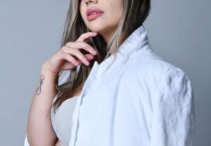 Eu vou divulgar sua marca através de fotos e vídeos criativo...