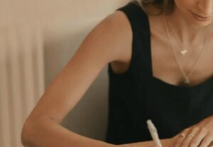 Eu vou redigir, corrigir e traduzir seus textos.