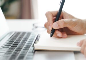 Eu vou Escrever seus artigos, ebooks, Anúncios e blogs.