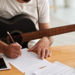 Eu vou compor Duas Letras de Música para você.