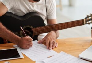 Eu vou compor Duas Letras de Música para você.