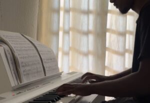 Eu vou criar uma música de Piano para o seu vídeo.