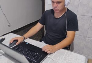 Eu vou fazer criativos/vídeo que prendem a atenção do lead