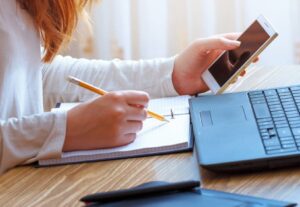 Eu vou redigir textos e gerenciar mídias sociais