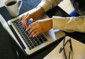 Eu vou fazer transcrições de seus áudios e vídeos em textos