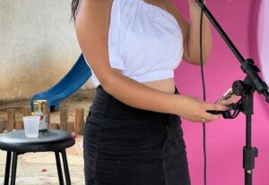 Eu vou criar melodia para sua música.