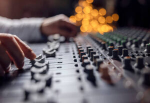Eu vou Produzir/Mixar e Masterizar sua música.