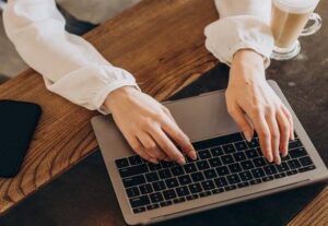 Eu vou Digitar e formatar 10 páginas com rapidez