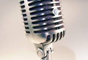 Eu vou fazer um jingle para seu negócio.Com narração e músic...