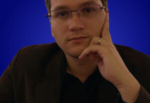 Eu vou editar seus vídeos para redes sociais.
