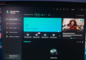 Eu vou editar seus vídeos e fotos para você também crio slid...