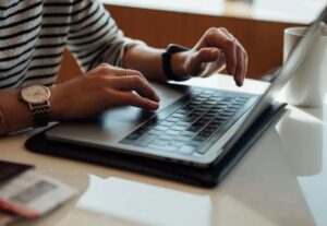 Eu vou digitar textos e documentos pra você