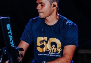 Eu vou editar seus aúdios juntamente com vídeos