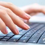 Eu vou digitar documentos e trabalhos rapidamente