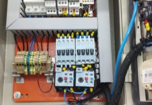 Eu vou fazer instalações elétricas básicas na sua casa.