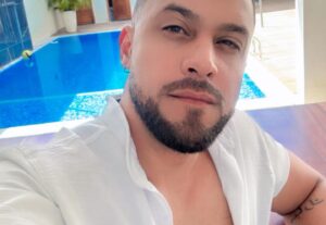 Eu vou criar posts, storys e copys para seu perfil.