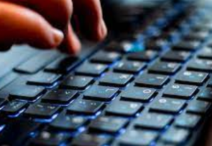 Eu vou digitar seus textos e áudios  Entrega Rápida