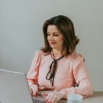 Eu vou digitar seus textos, transformar aúdios em textos