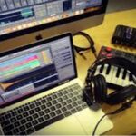 Eu vou criar seu programa tipo podcast com o audio da sua vo...