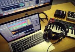 Eu vou criar seu programa tipo podcast com o audio da sua vo...