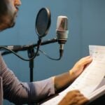 Eu vou dublar seu vídeo com voz de IA ou Humana/Texto em Fal...