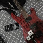 Eu vou criar um riff de metal na guitarra para você