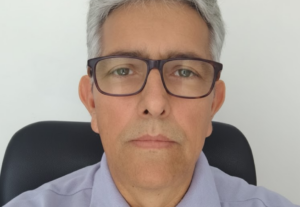 Eu vou narrar com voz firme profissional e poderosa