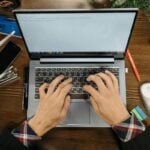 Eu vou fazer digitação profissional, PDF para Word e textos.